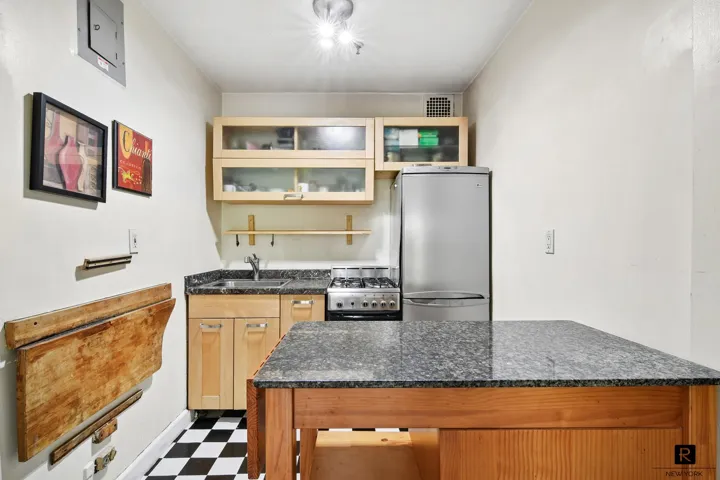 324 W 89th Street, New York City, NY 10024