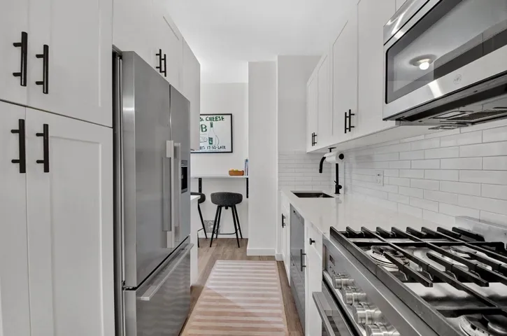 40 E 9TH Street, New York City, NY 10003