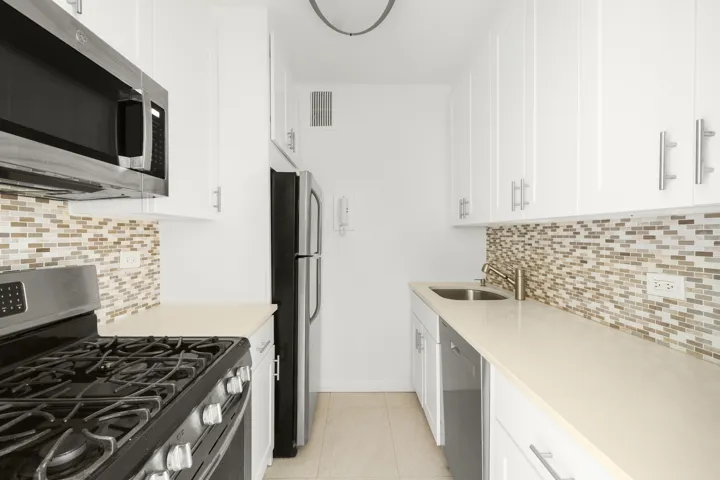 159 W 53RD Street, New York City, NY 10019