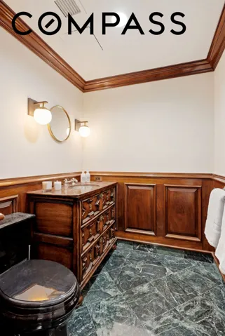 15 E 69th Street, New York City, NY 10021