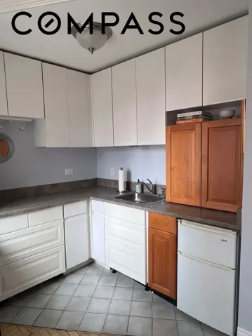 236 E 47th Street, New York City, NY 10017