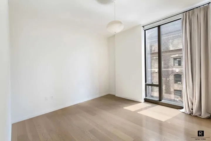 277 5th Avenue, New York City, NY 10016
