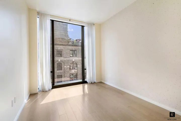277 5th Avenue, New York City, NY 10016