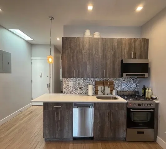 189 Ave A, New York City, NY 10009