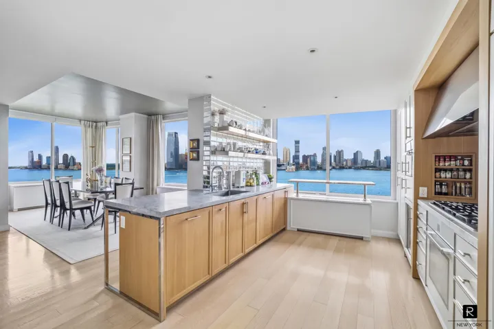 212 Warren Street, New York City, NY 10282