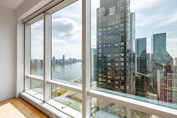845 United Nations Plaza, New York City, NY 10017