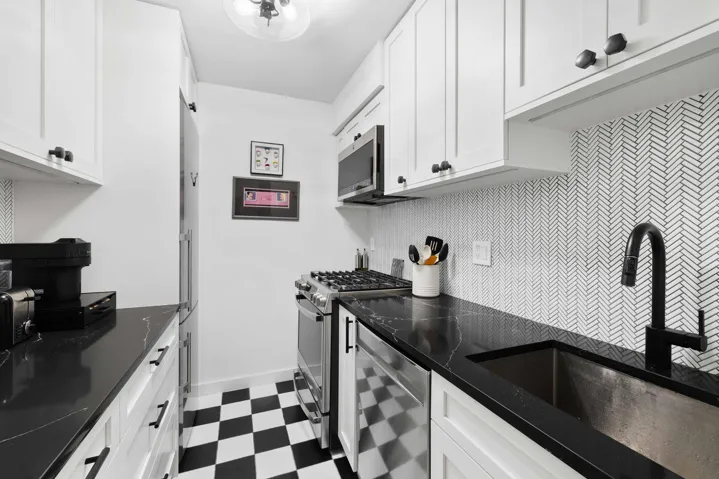 160 W End Avenue, New York City, NY 10023
