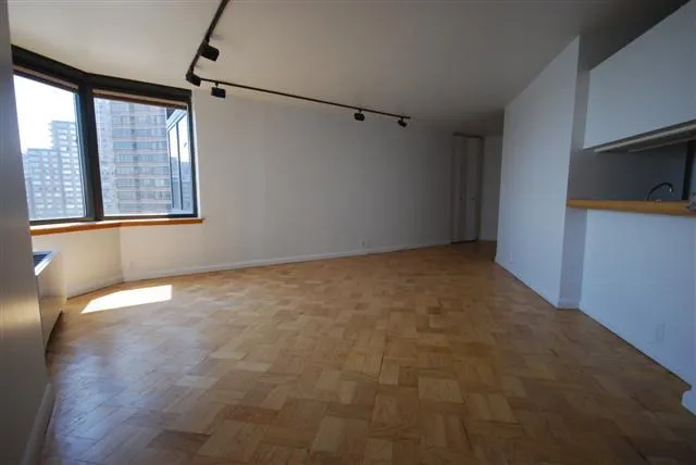 415 E 37th Street, New York City, NY 10016
