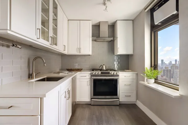 115 E 87TH Street, New York City, NY 10128