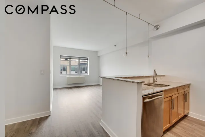 516 W 47th Street, New York City, NY 10036