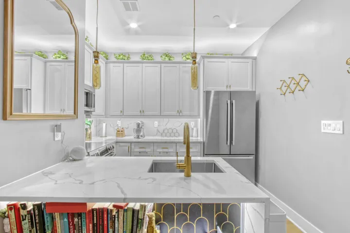 573 GATES Avenue, New York City, NY 11221