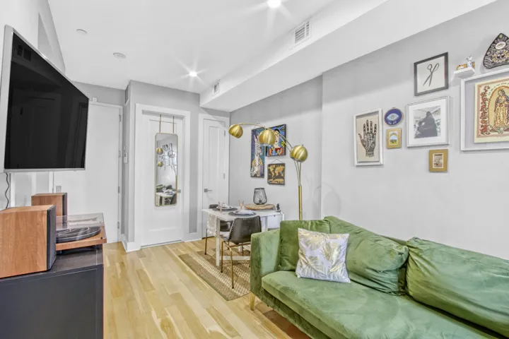 573 GATES Avenue, New York City, NY 11221