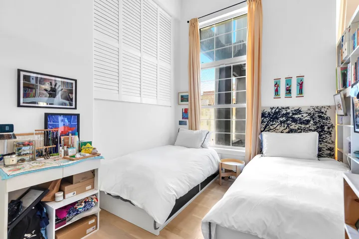 689 MYRTLE Avenue, New York City, NY 11205
