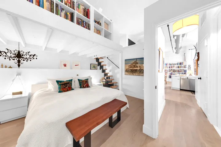 689 MYRTLE Avenue, New York City, NY 11205