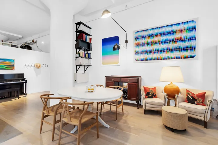 689 MYRTLE Avenue, New York City, NY 11205