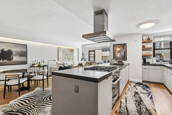 116 CENTRAL S Park, New York City, NY 10019