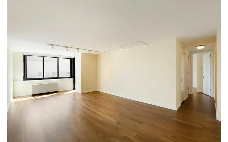 515 E 72ND Street, New York City, NY 10021