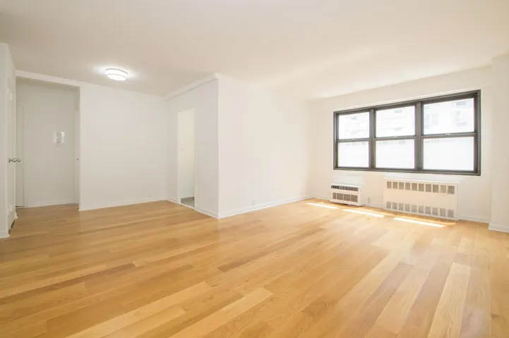 240 E 76th Street, New York City, NY 10021