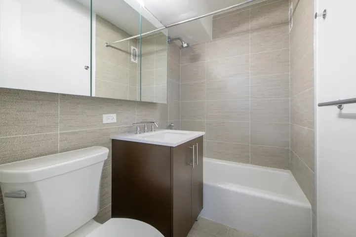 240 E 76th Street, New York City, NY 10021