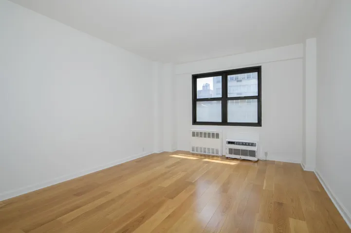 240 E 76th Street, New York City, NY 10021