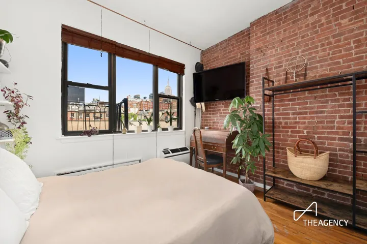 252 W 20TH Street, New York City, NY 10011