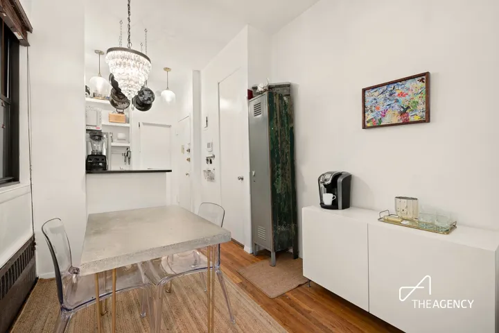252 W 20TH Street, New York City, NY 10011
