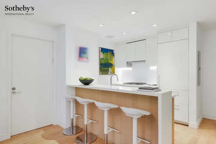230 E 20th Street, New York City, NY 10003
