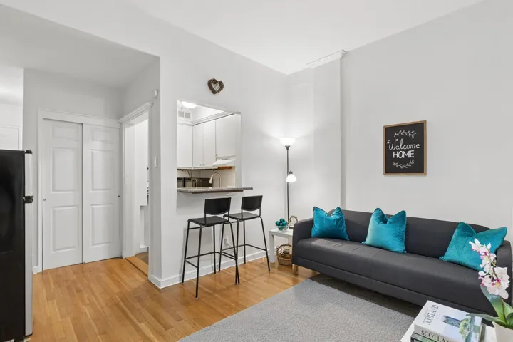 230 E 52ND Street, New York City, NY 10022