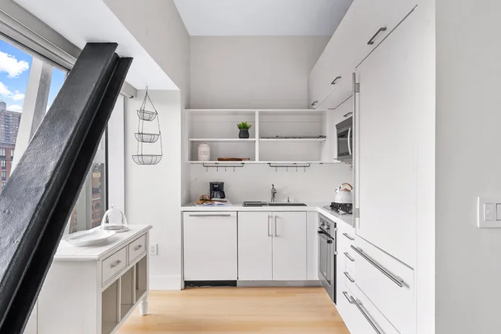52 E 4TH Street, New York City, NY 10003