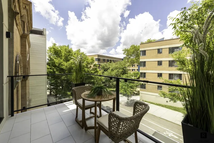 100 Scholes Street, New York City, NY 11206
