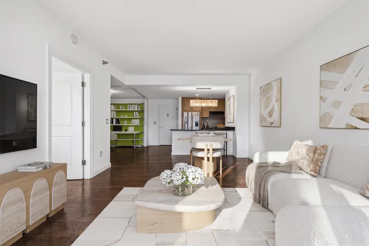 48-15 11th Street, New York City, NY 11101