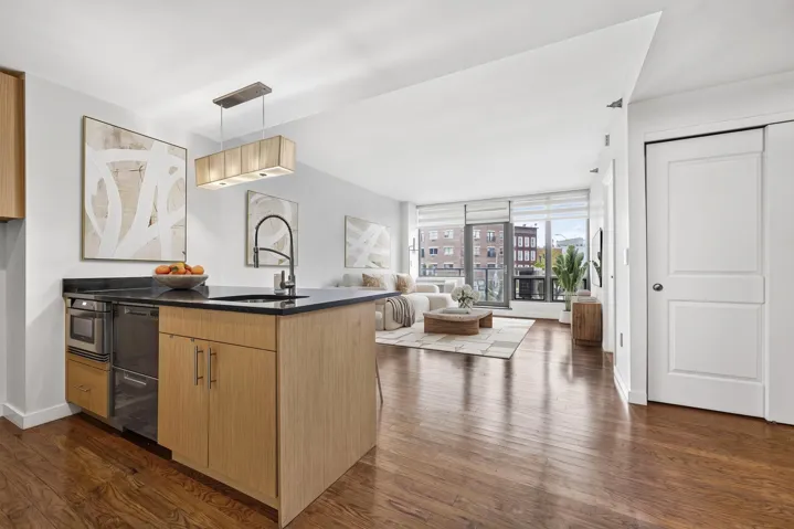 48-15 11th Street, New York City, NY 11101