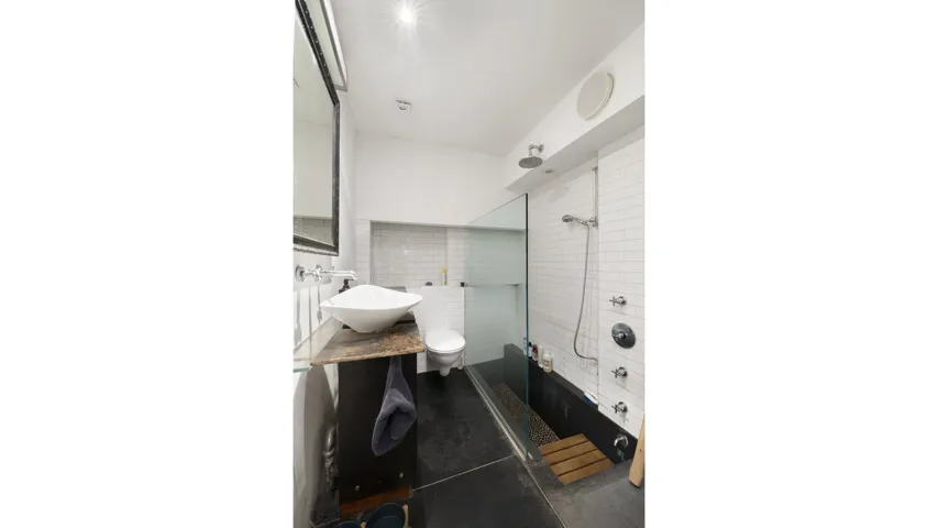 215 E 17TH Street, New York City, NY 10003