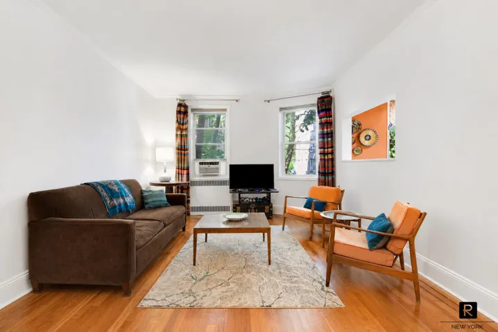140 E 2nd Street, New York City, NY 11218