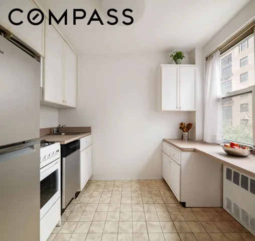221 E 50th Street, New York City, NY 10022