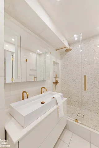 69 5TH Avenue, New York City, NY 10003