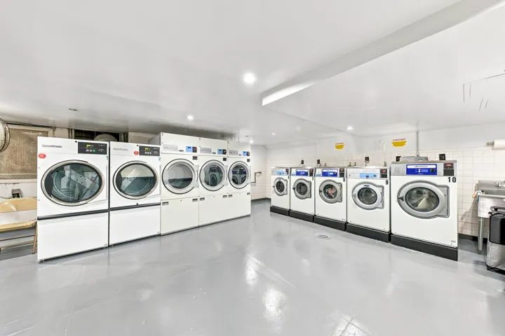 32 W 40TH Street, New York City, NY 10018