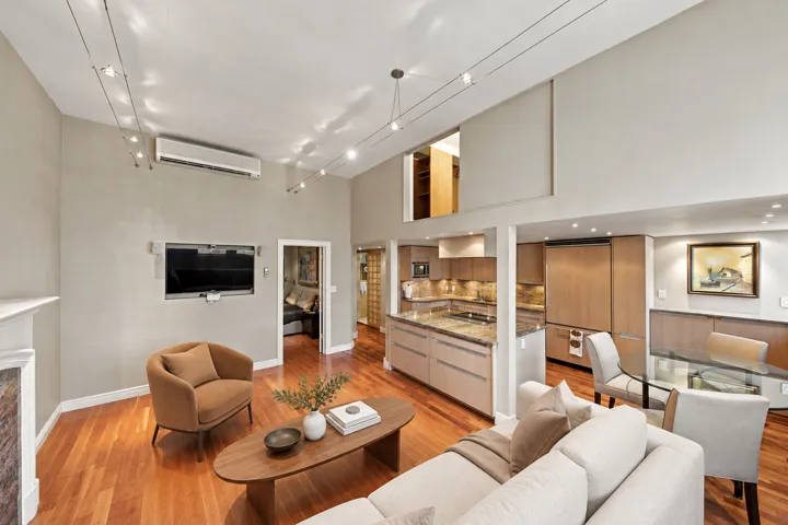 32 W 40TH Street, New York City, NY 10018