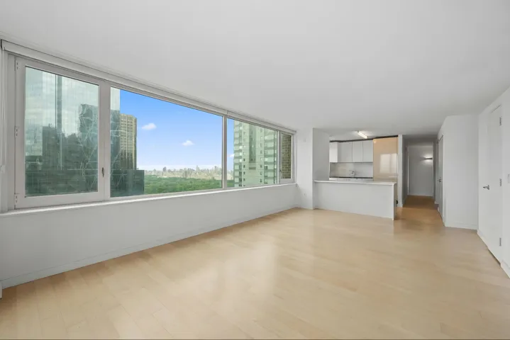 322 W 57th Street, New York City, NY 10019