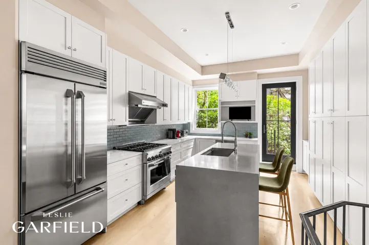 119 E 26TH Street, New York City, NY 10010