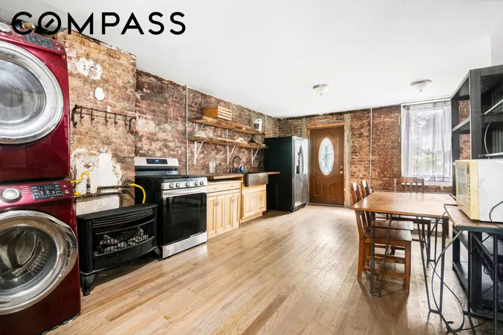 464 E New York Avenue, New York City, NY 11225
