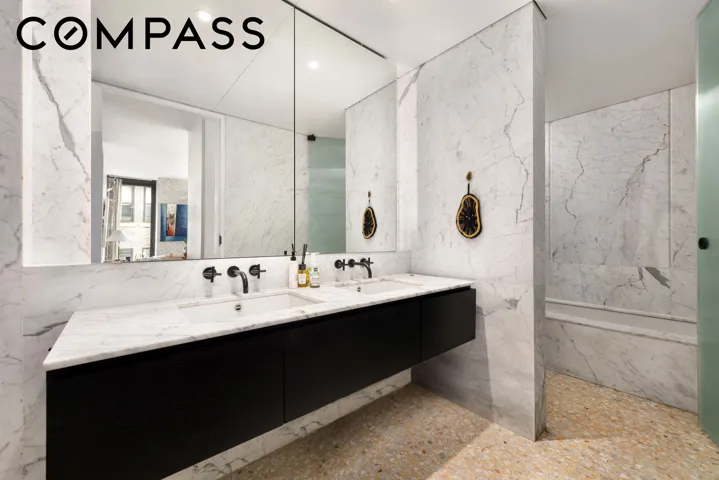 16 W 40th Street, New York City, NY 10018