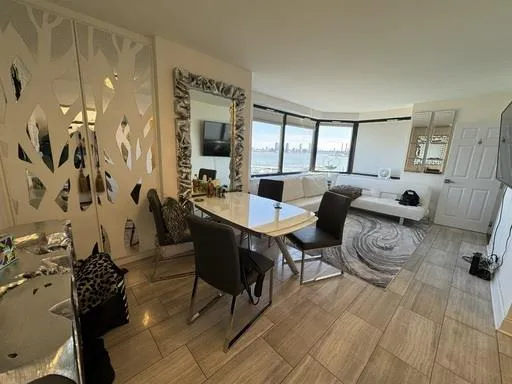 415 E 37th Street, New York City, NY 10016