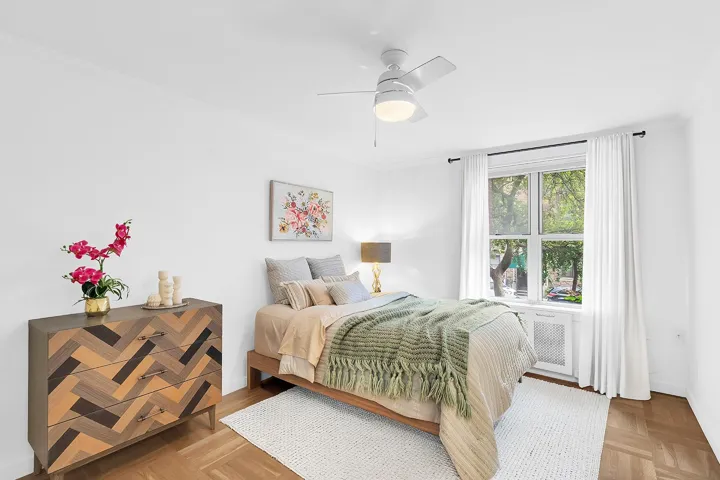 302 E 88th Street, New York City, NY 10128