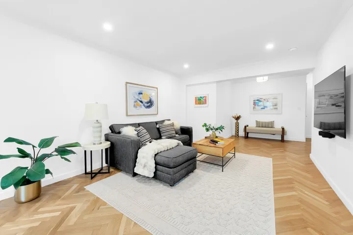 302 E 88th Street, New York City, NY 10128