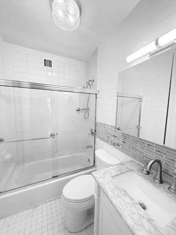 40 W 72ND Street, New York City, NY 10023