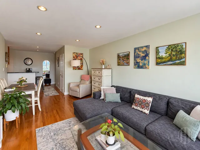 50-15 39th Street, New York City, NY 11104