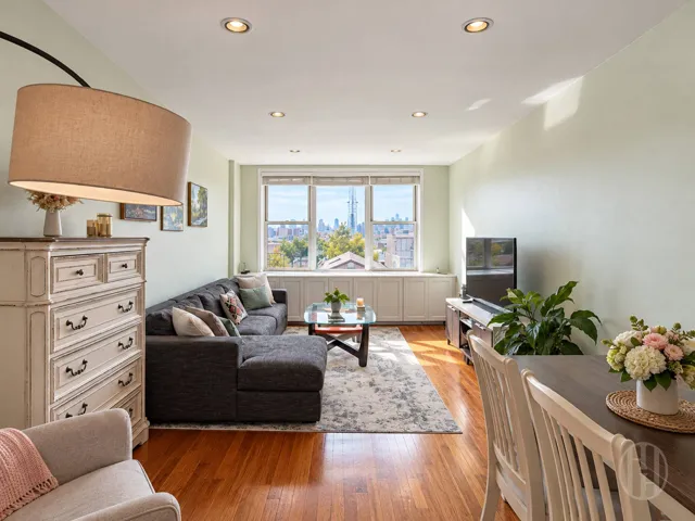 50-15 39th Street, New York City, NY 11104