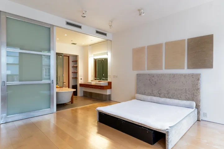 15 MERCER Street, New York City, NY 10013