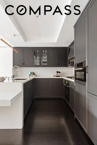 21 E 61st Street, New York City, NY 10065